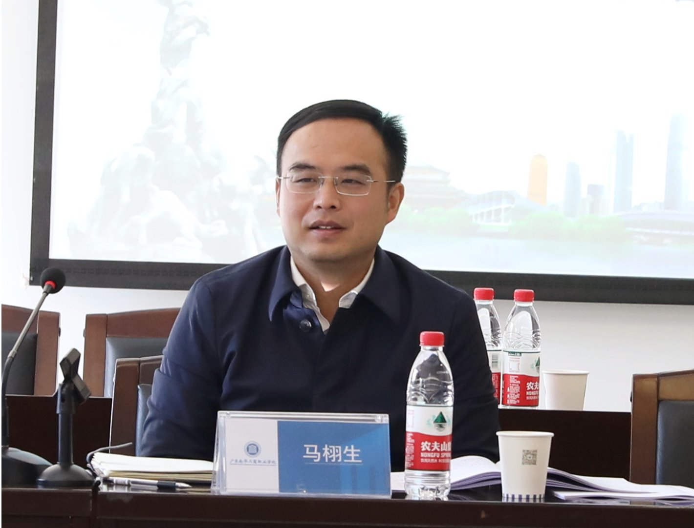 学校党委书记,校长马栩生强调,规划编制工作既要有明确的发展目标,也