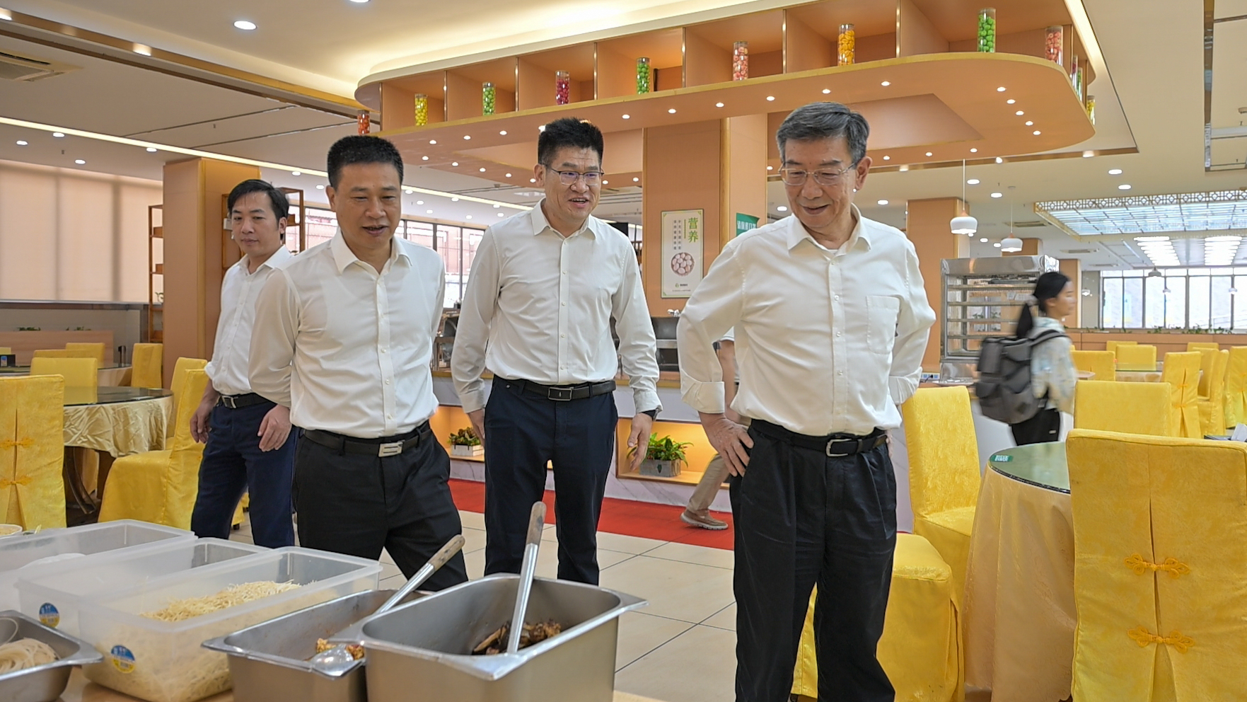 省人大常委会副主任、党组副书记，省总工会主席黄宁生一行莅临学校天河校区调研指导-广东南华工商职业学院