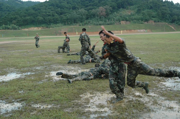 教官表演:军体拳表演:分列式汇演:易院长阅兵:【花都武警8734部队】